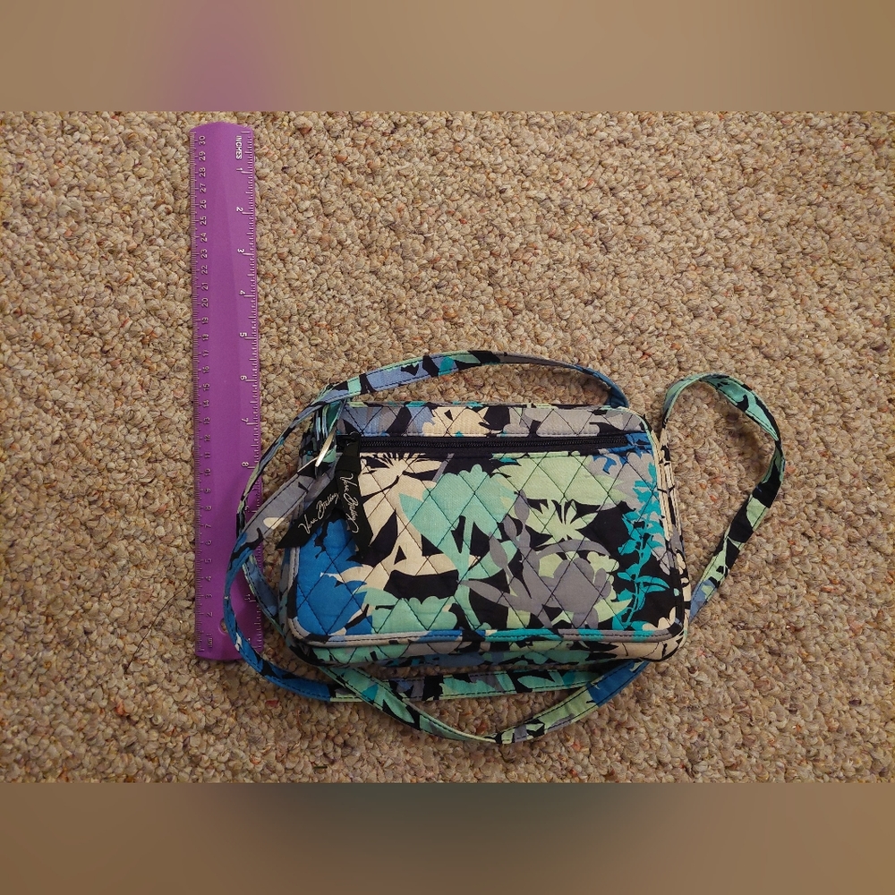 Vera Bradley cross body mini purse SUPER CUTE